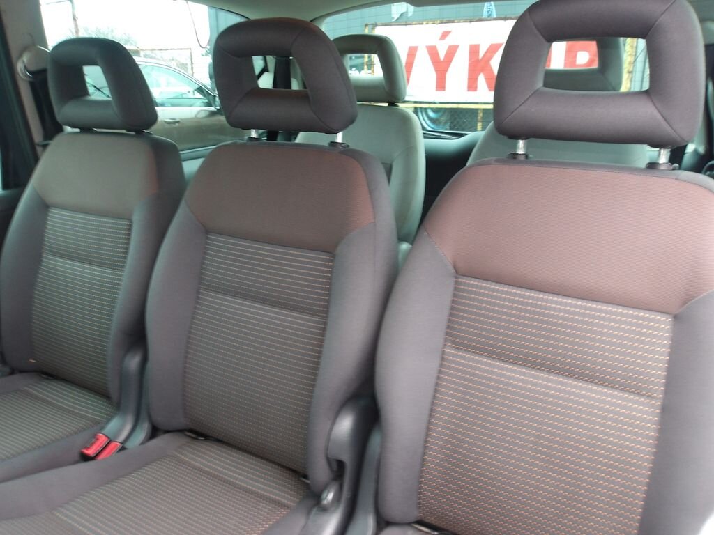 Volkswagen Sharan Kombi 2,0 l 103 kw