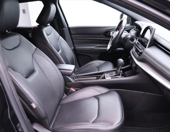 Jeep Compass SUV 1,3 l 110 kw