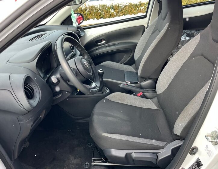 Toyota Aygo Hatchback 998,0 53 kw