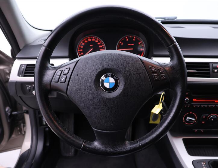 BMW Řada 3 18