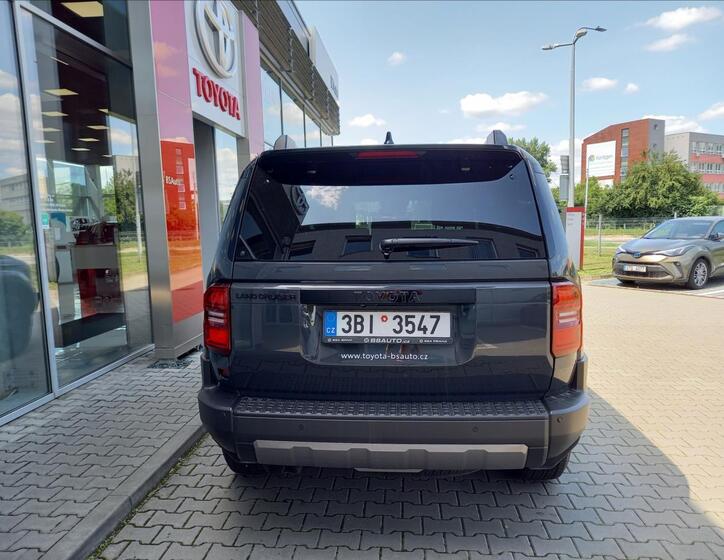 Toyota Land Cruiser 5