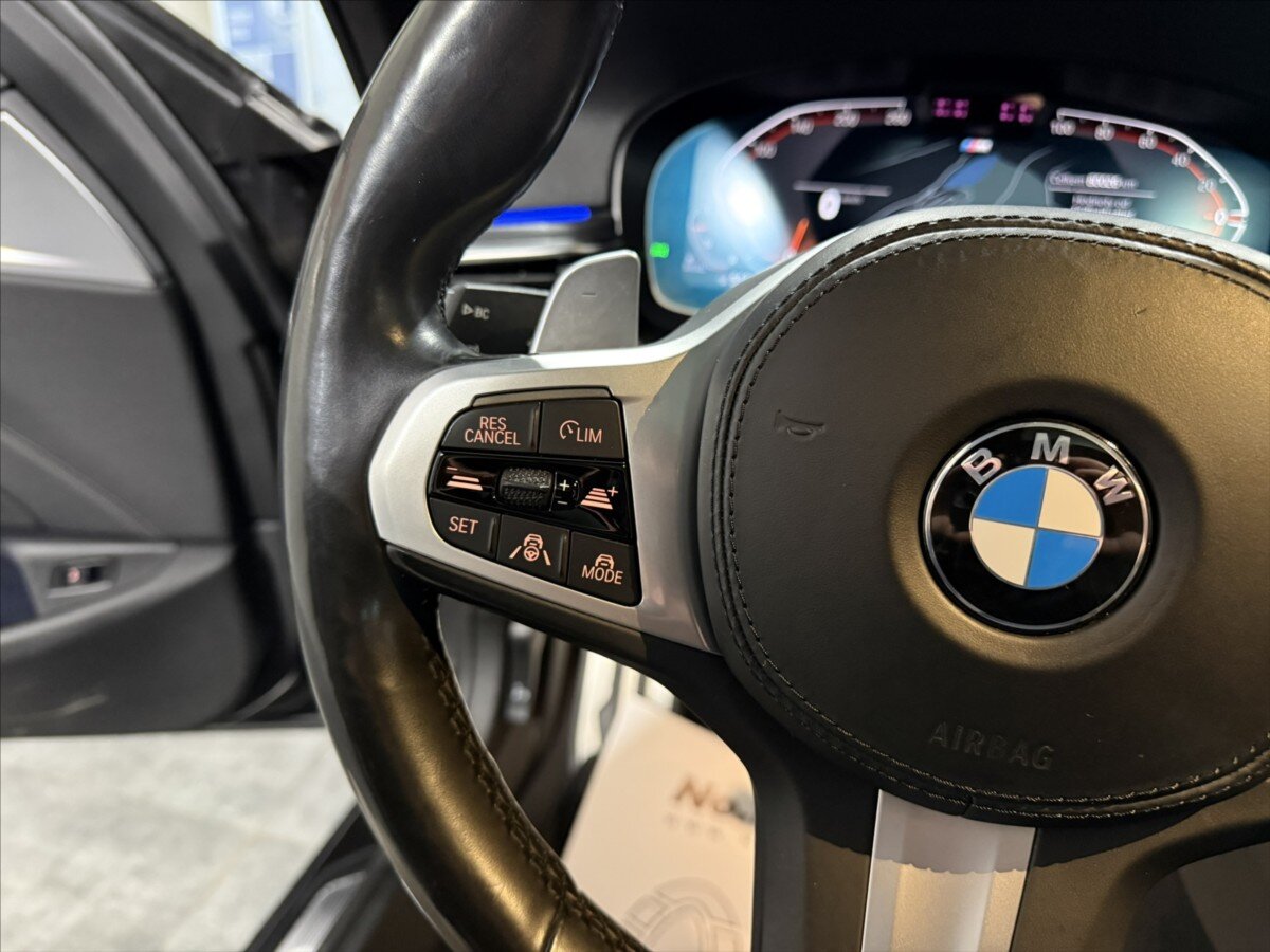 BMW Řada 5 Kombi 3,0 l 210 kw