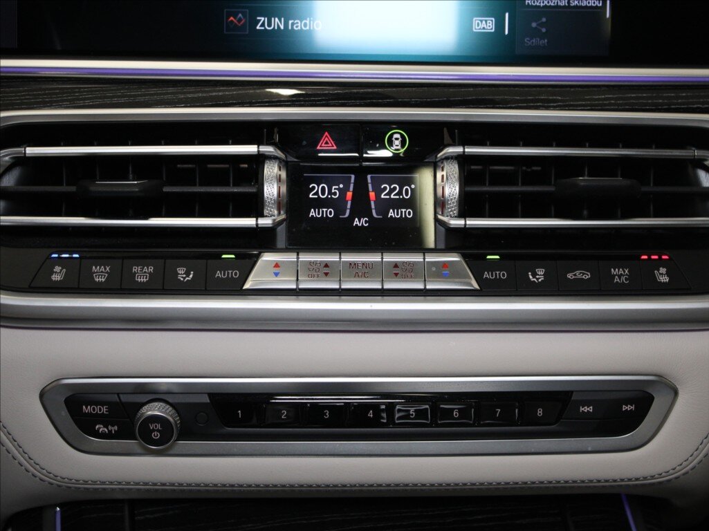 BMW X7 SUV / Terénní 3,0 l 250 kw