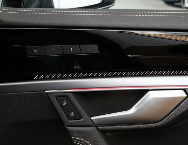 Volkswagen Touareg SUV / Terénní 3,0 l 210 kw