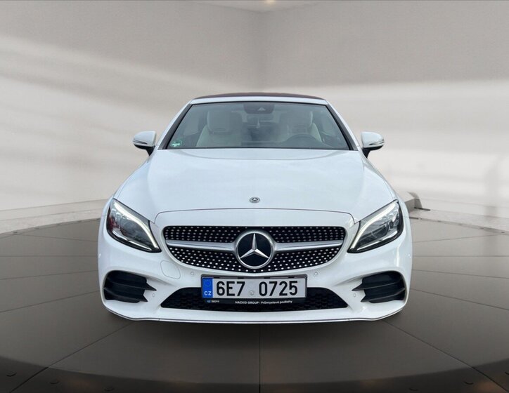 Mercedes-Benz Třídy C Kabriolet 2,0 l 180 kw