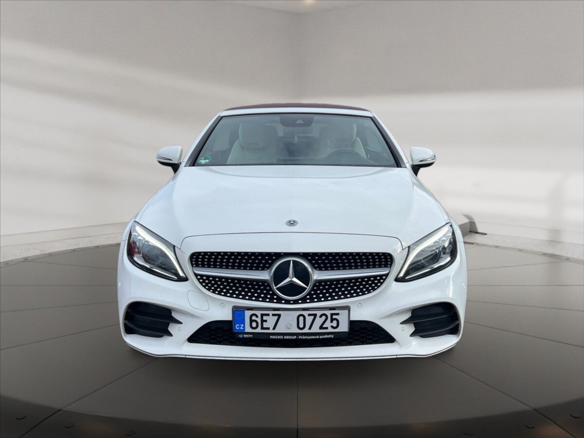 Mercedes-Benz Třídy C Kabriolet 2,0 l 180 kw