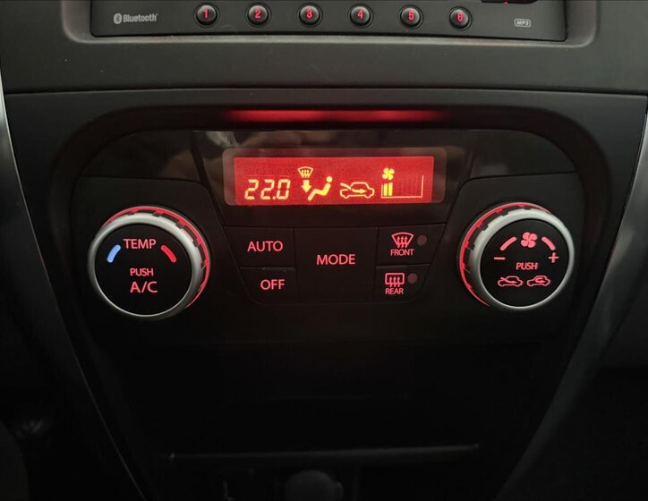 Suzuki SX4 Hatchback 2,0 l 99 kw