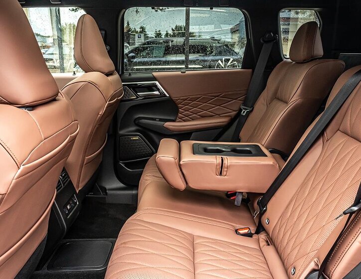 Mitsubishi Outlander 25