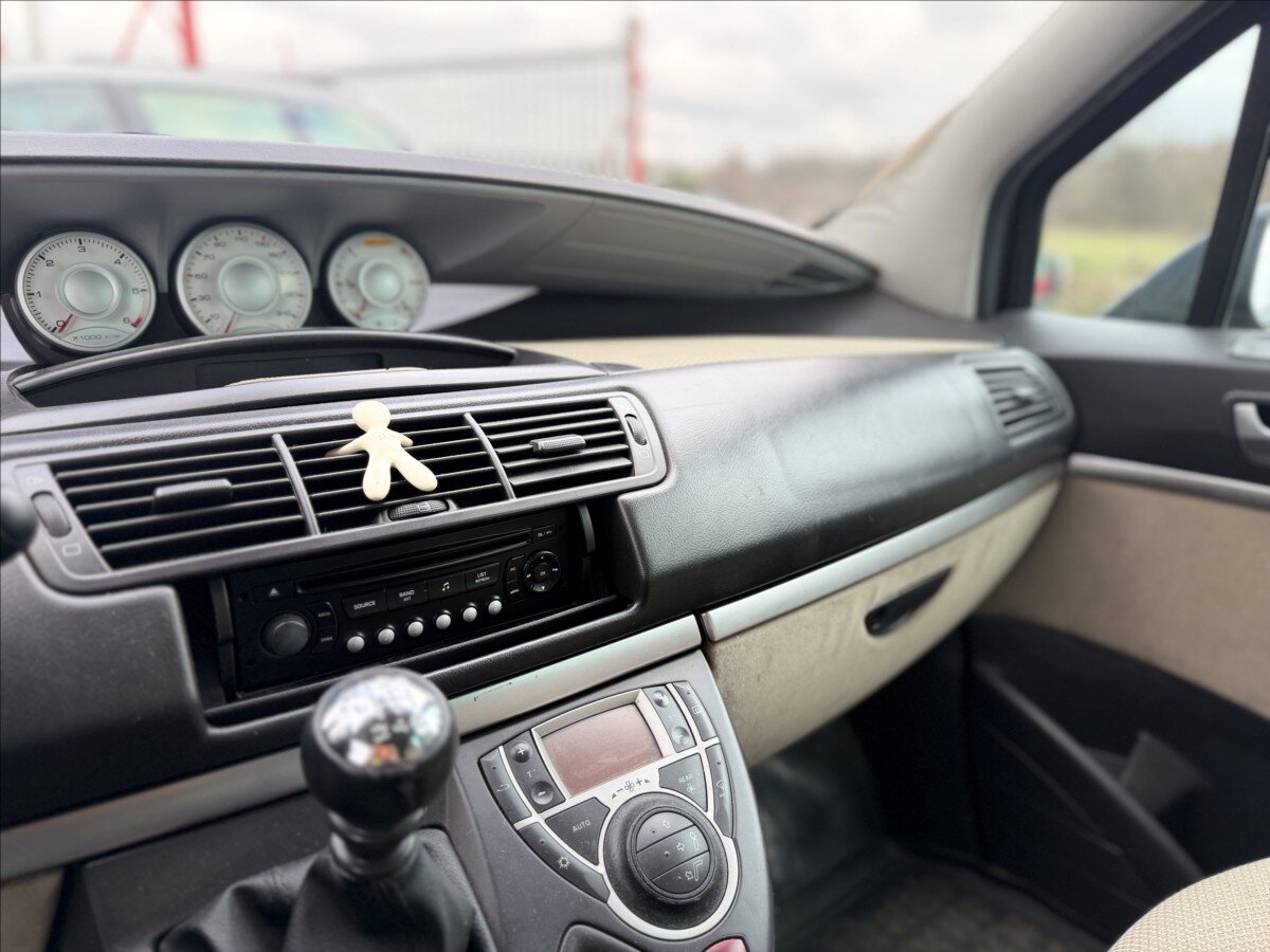 Peugeot 807 MPV 2,2 l 94 kw