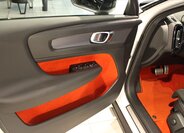 Volvo XC40 SUV / Terénní 2,0 l 140 kw