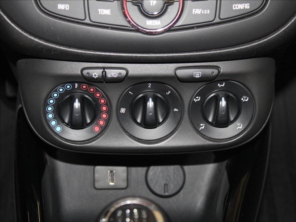 Opel Corsa Hatchback 1,4 l 66 kw