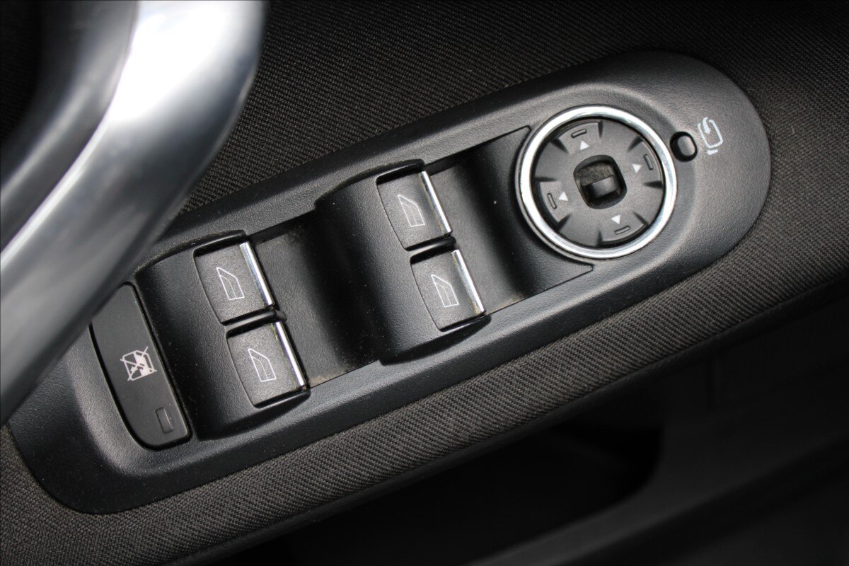 Ford Mondeo Liftback 2,0 l 103 kw