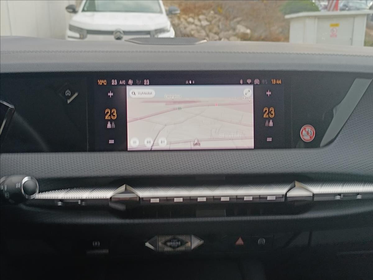 DS Automobiles DS4 Hatchback 1,6 l 133 kw