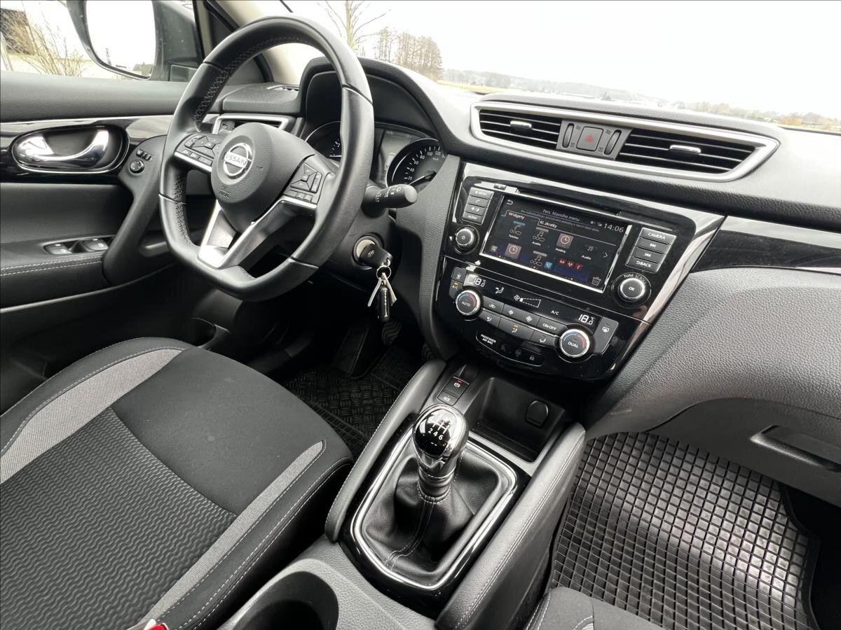 Nissan Qashqai SUV / Terénní 1,3 l 103 kw