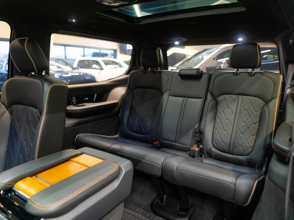 Jeep Grand Wagoneer SUV 6,4 l 351 kw