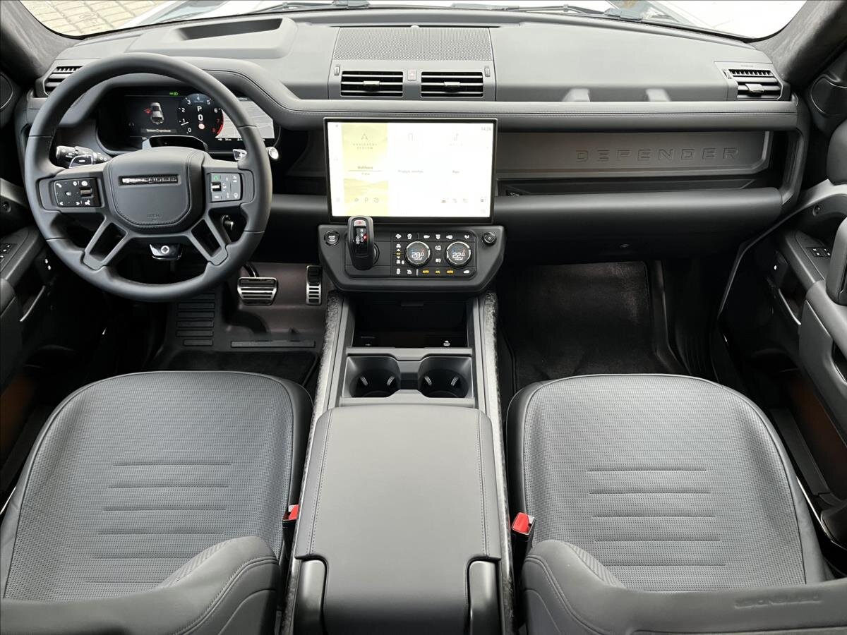 Land Rover Defender SUV / Terénní 4,4 l 467 kw