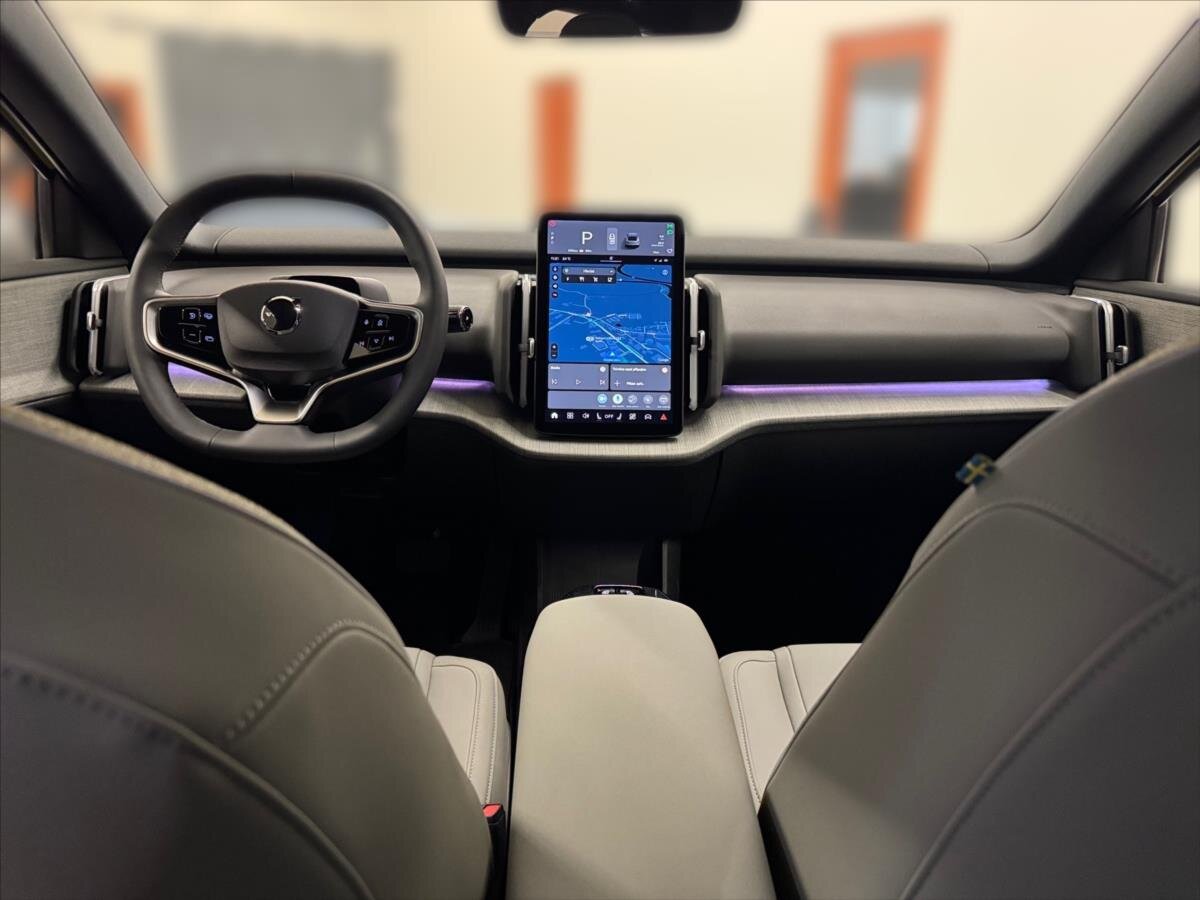 Volvo EX30 SUV / Terénní 0,0 200 kw