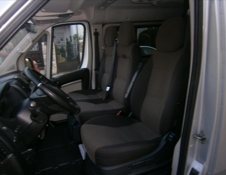 Peugeot Boxer Kombi 2,2 l 96 kw