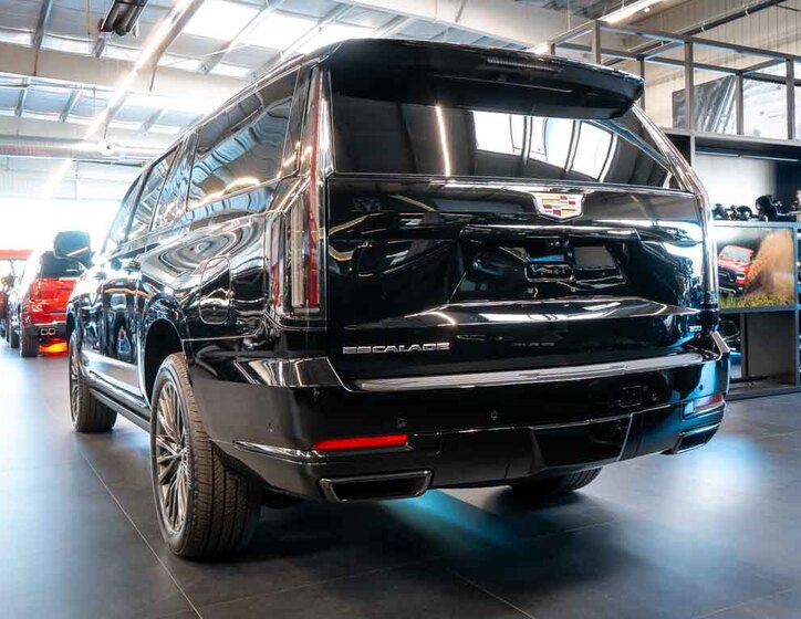 Cadillac Escalade 3