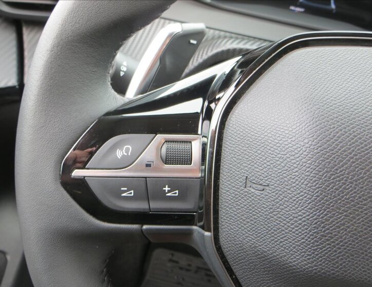 Peugeot 208 Hatchback 1,2 l 74 kw