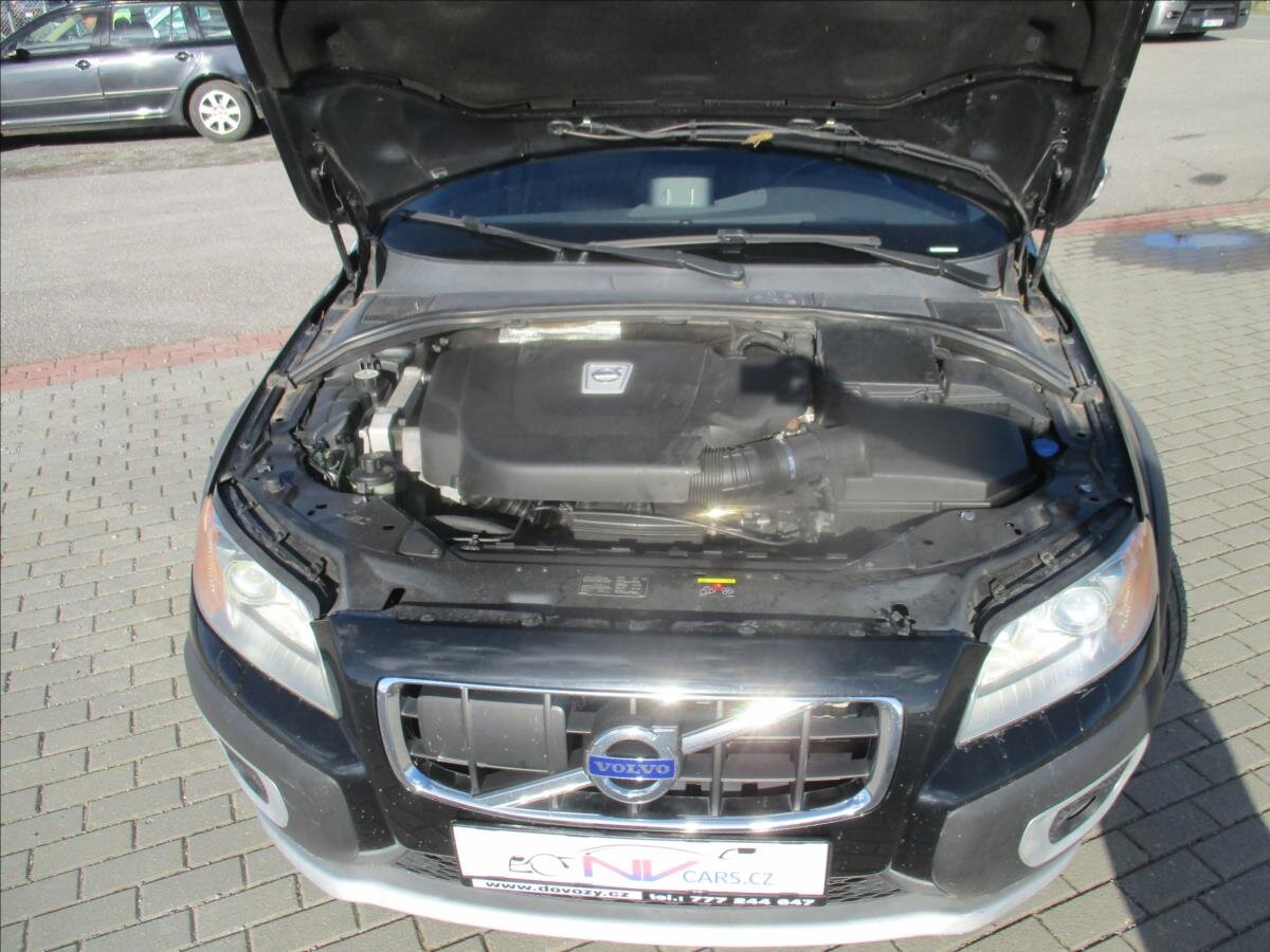 Volvo XC70 Kombi 2,4 l 151 kw