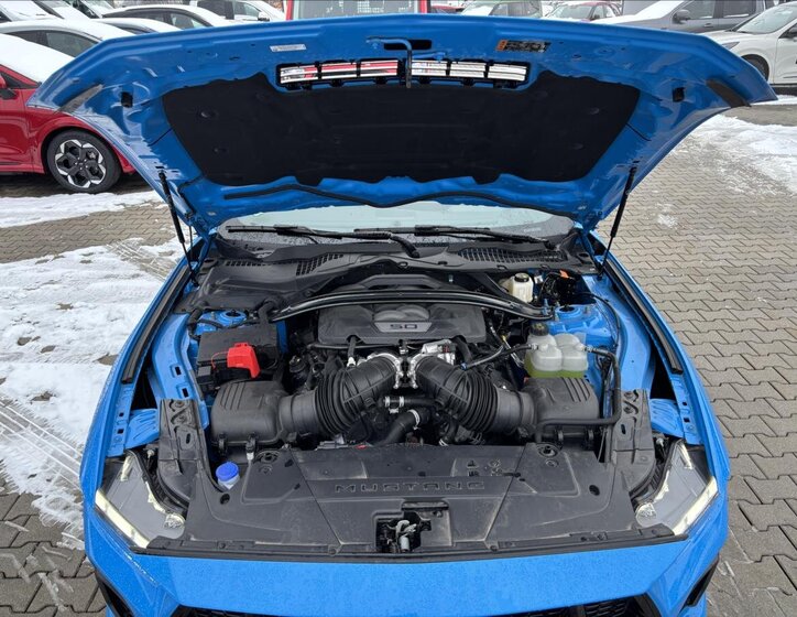 Ford Mustang Kupé 5,0 l 328 kw