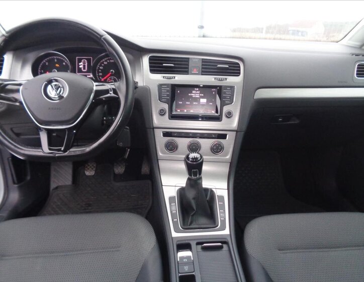 Volkswagen Golf Kombi 1,6 l 77 kw