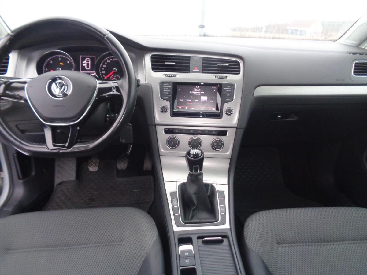 Volkswagen Golf Kombi 1,6 l 77 kw