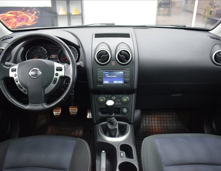 Nissan Qashqai SUV 2,0 l 104 kw