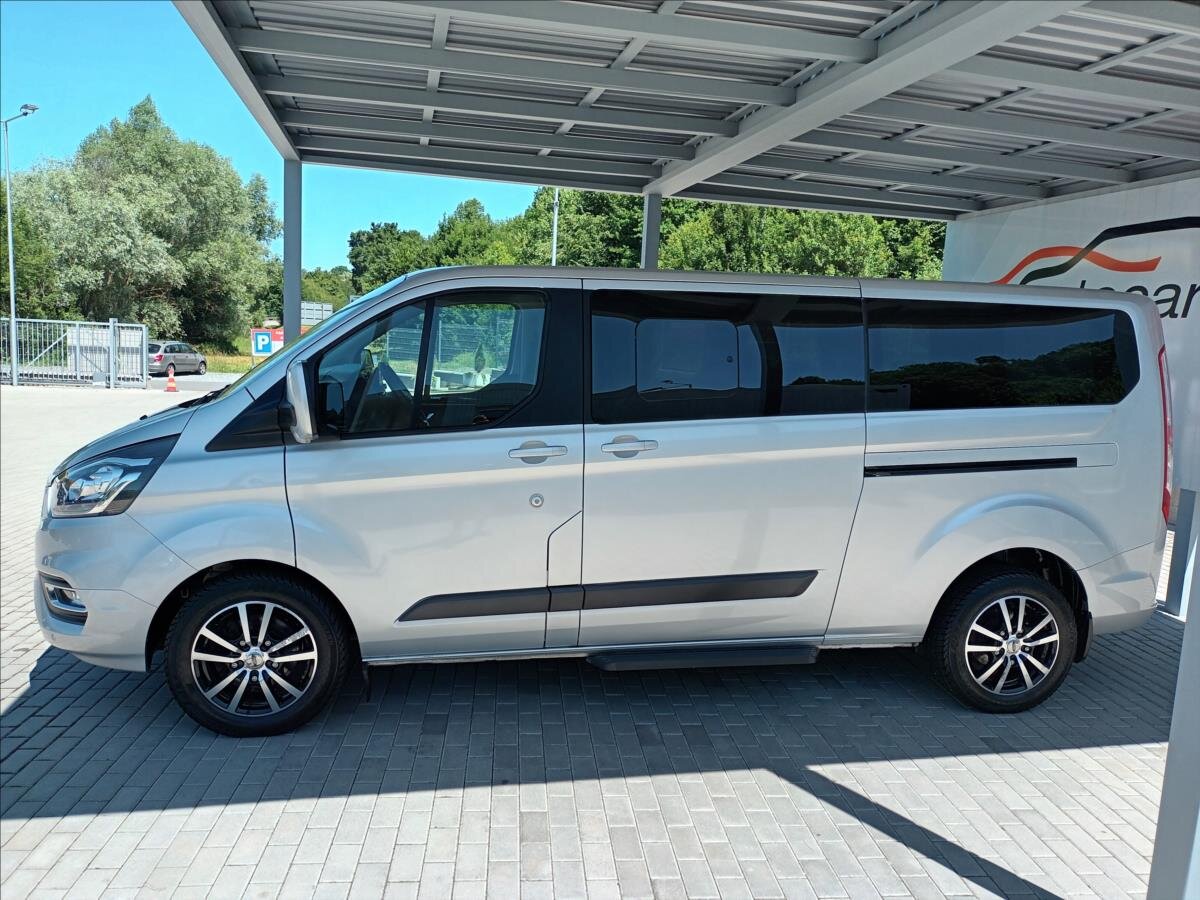 Ford Tourneo Custom VAN / Minibus 2,0 l 96 kw