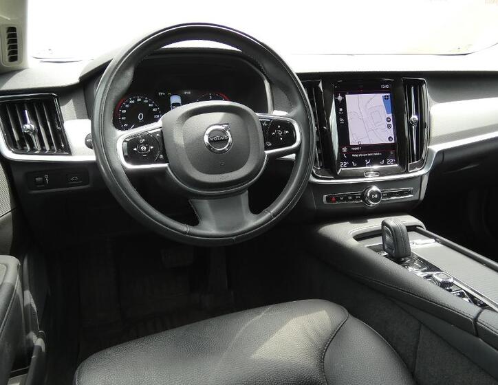 Volvo V90 5