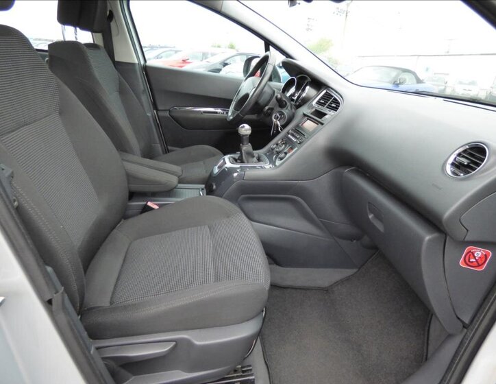 Peugeot 5008 MPV 1,6 l 88 kw