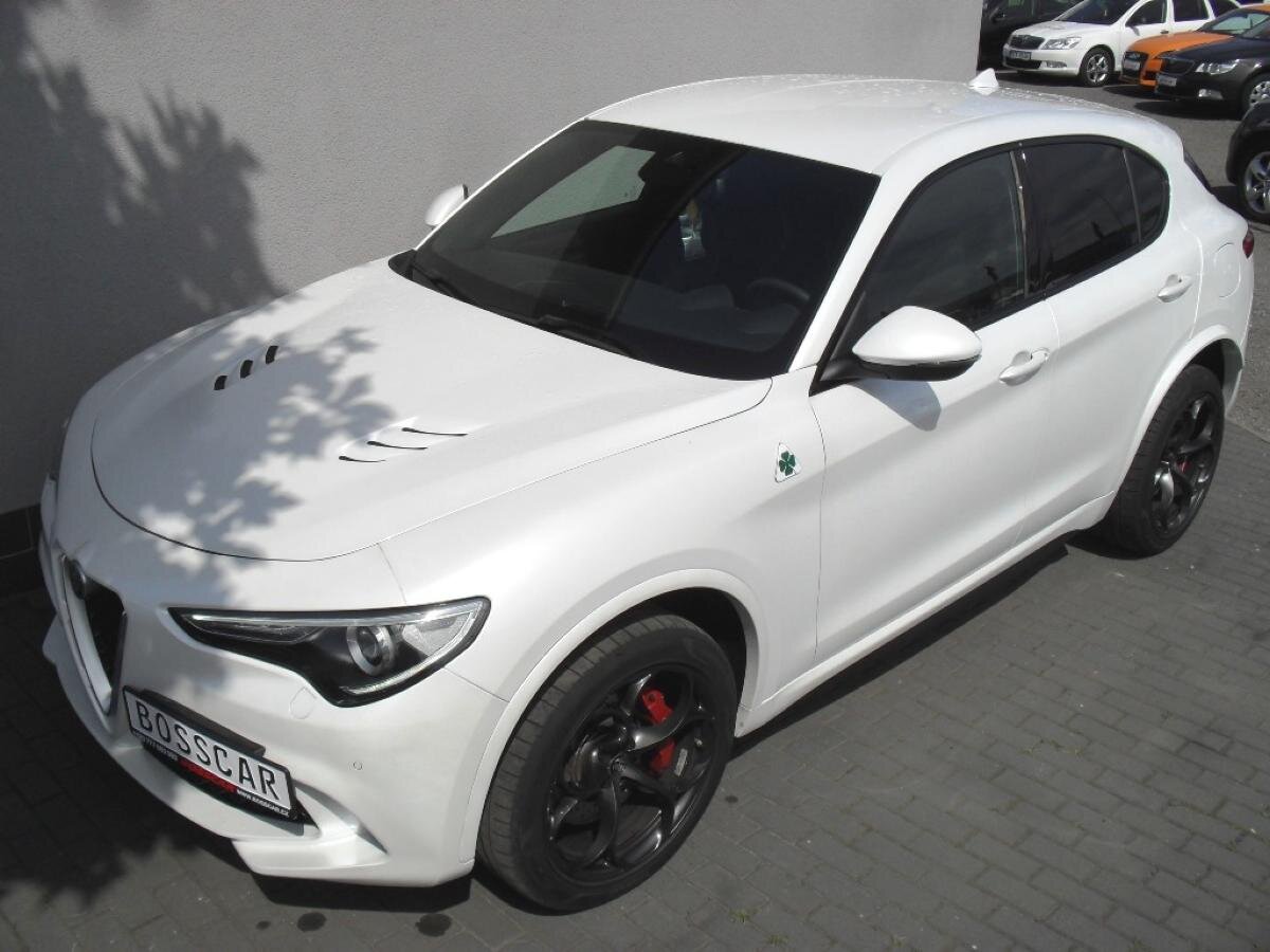 Alfa Romeo Stelvio SUV / Terénní 2,9 l 375 kw