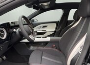 Mercedes-Benz CLA Sedan / Limuzína 1,3 l 120 kw
