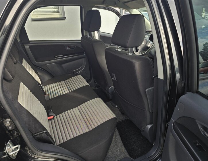 Suzuki SX4 Hatchback 1,6 l 88 kw