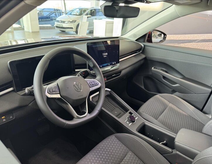 Volkswagen T-Roc SUV / Terénní 1,5 l 110 kw