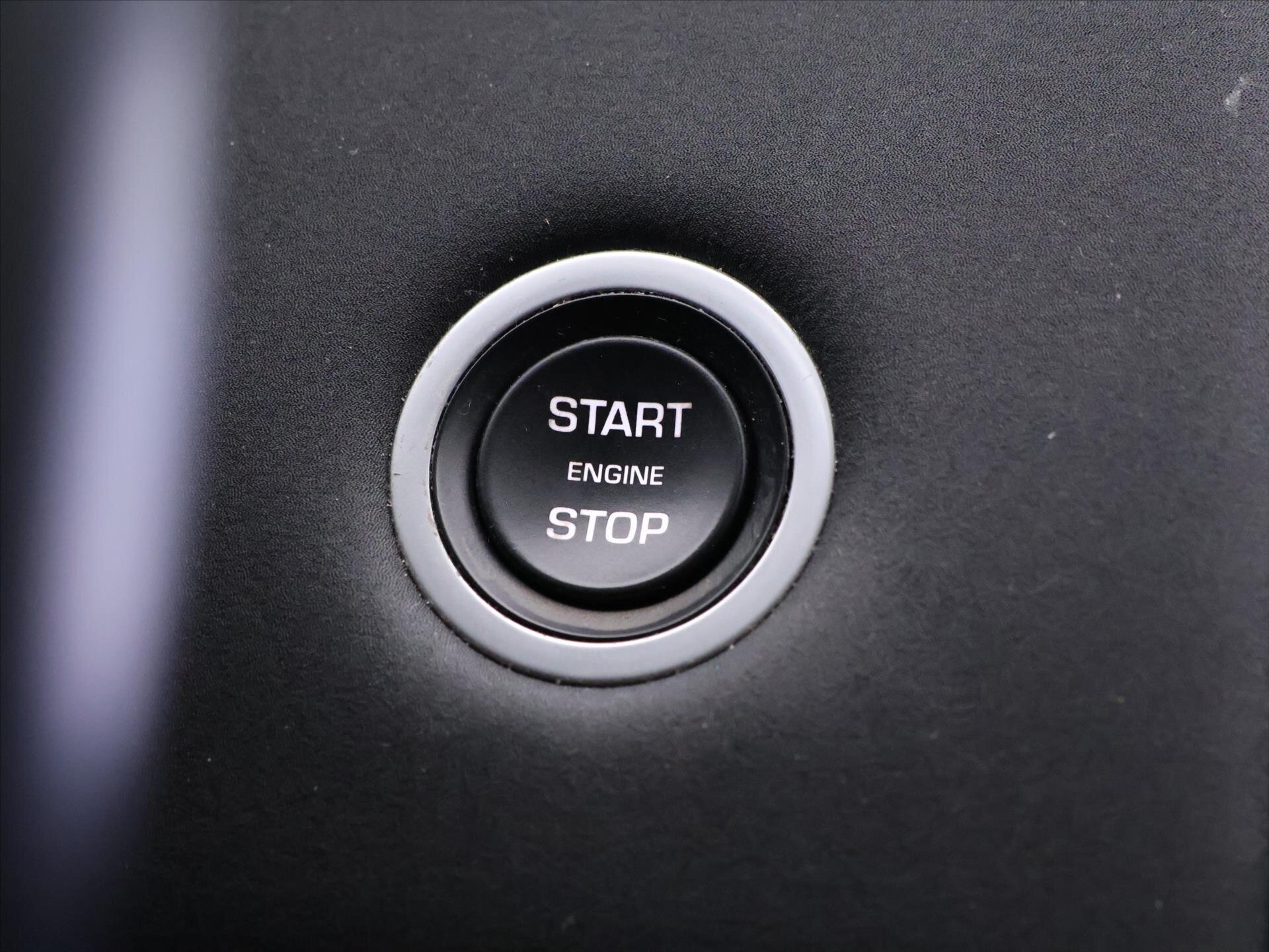 Land Rover Discovery Sport SUV / Terénní 2,0 l 110 kw