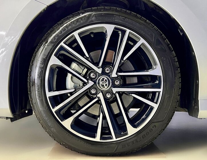 Toyota Camry Sedan / Limuzína 2,5 l 169 kw