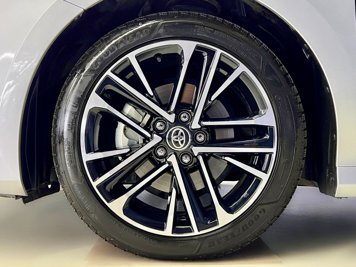 Toyota Camry Sedan / Limuzína 2,5 l 169 kw