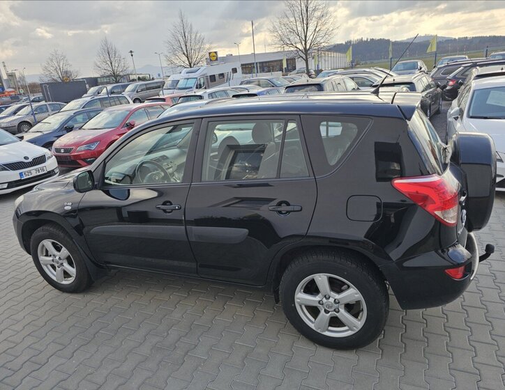 Toyota RAV4 Kombi 2,2 l 100 kw