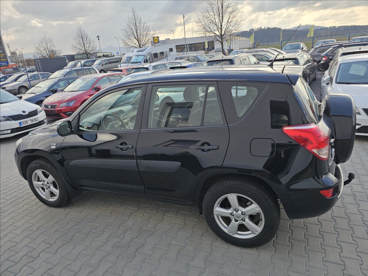 Toyota RAV4 Kombi 2,2 l 100 kw