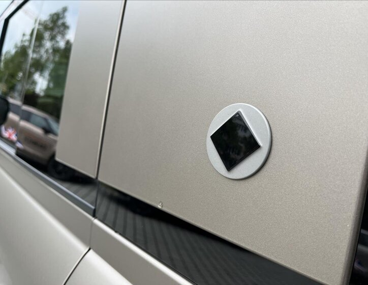 Land Rover Defender SUV / Terénní 4,4 l 467 kw