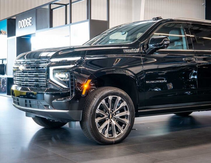 Chevrolet Suburban SUV 6,2 l 313 kw