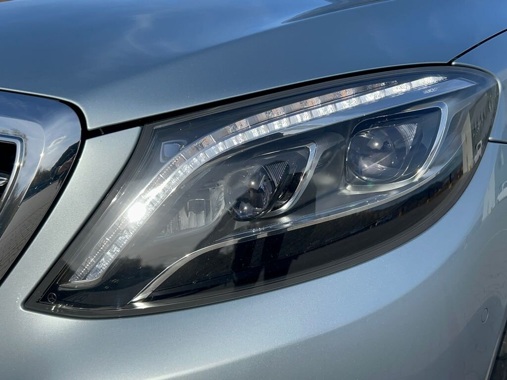 Mercedes-Benz Třídy S Sedan / Limuzína 6,0 l 390 kw