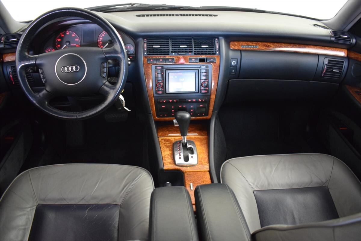 Audi S8 Sedan / Limuzína 4,2 l 265 kw