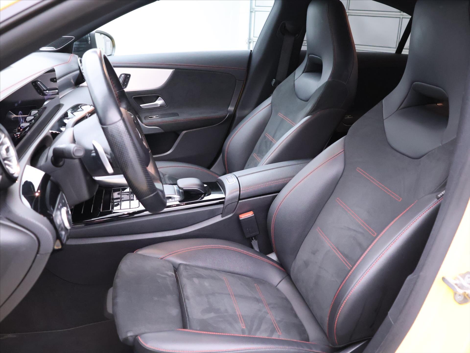 Mercedes-Benz CLA Sedan / Limuzína 2,0 l 140 kw