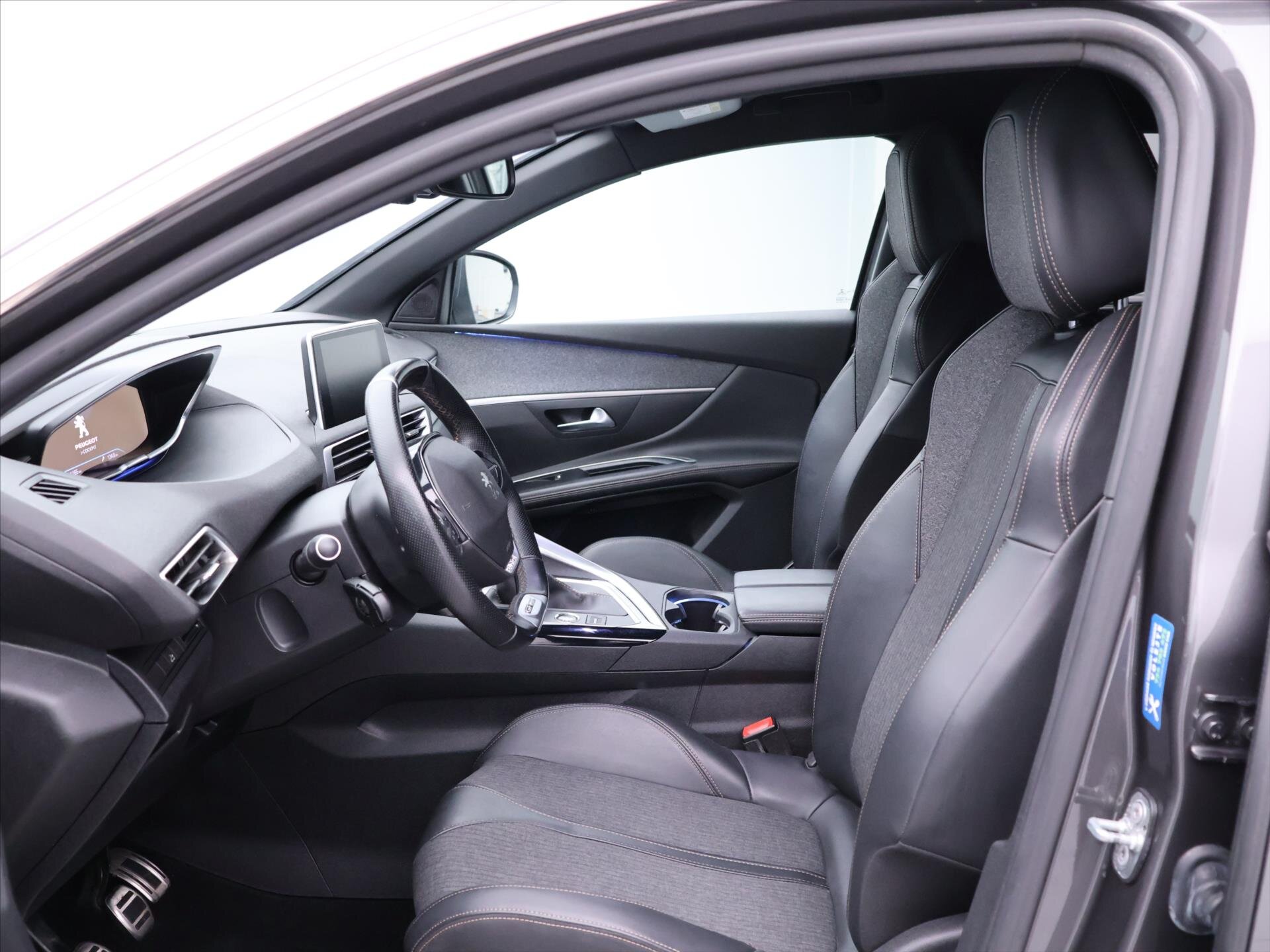 Peugeot 5008 SUV 1,2 l 96 kw