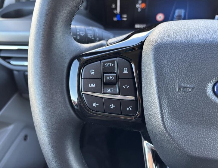 Ford Tourneo Custom Kombi 2,0 l 125 kw