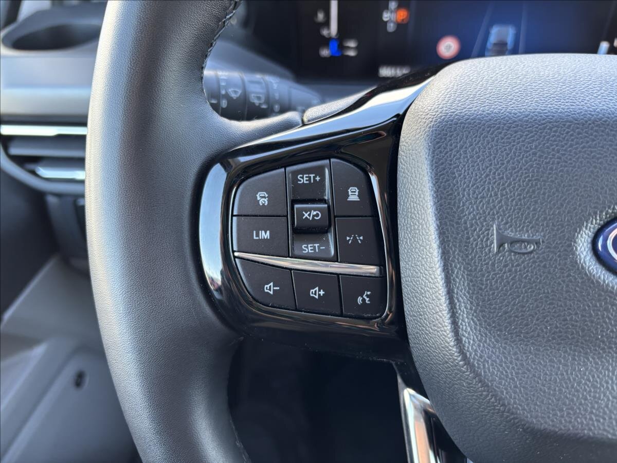 Ford Tourneo Custom Kombi 2,0 l 125 kw