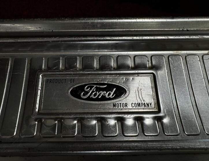 Ford Thunderbird Kupé 6,4 l 224 kw